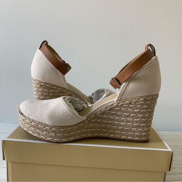 Michael Kors Kendrick Wedge Canvas Women’s Size 8 - Picture 9 of 11